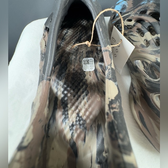 Yeezy Foam Runner ‘MX Cinder’ – Size 12 – Brand New - Picture 9 of 12